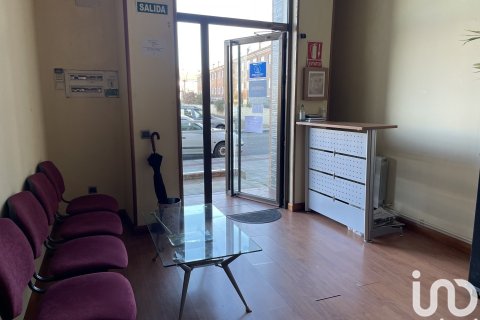Продажа коммерческой недвижимости в Леон, Испания 3 спальни, 86м2 №185946 - фото 2