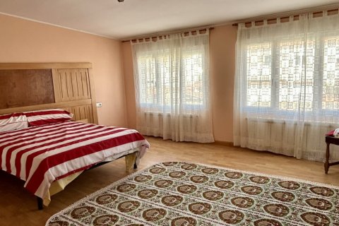 Продажа таухауса в Вальверде де ла Вирхен, Леон, Испания 4 спальни, 161м2 №185920 - фото 24