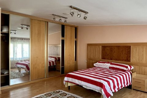 Продажа таухауса в Вальверде де ла Вирхен, Леон, Испания 4 спальни, 161м2 №185920 - фото 25