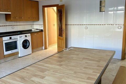 Продажа таухауса в Вальверде де ла Вирхен, Леон, Испания 4 спальни, 161м2 №185920 - фото 7