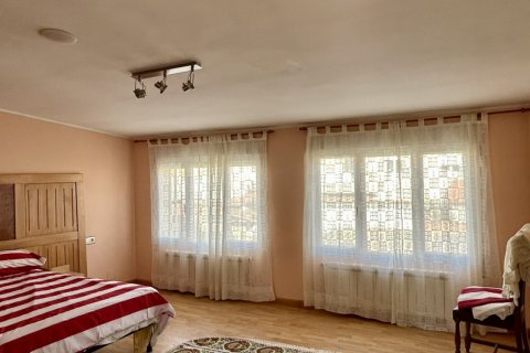 Продажа таухауса в Вальверде де ла Вирхен, Леон, Испания 4 спальни, 161м2 №185920 - фото 18
