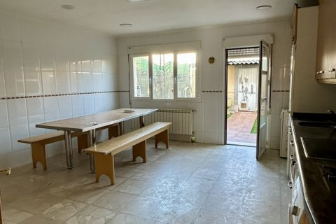 Продажа таухауса в Вальверде де ла Вирхен, Леон, Испания 4 спальни, 161м2 №185920 - фото 3