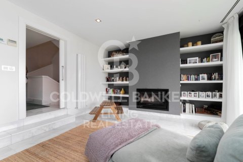 Kolmio myytävänä Boadilla del Monte, Madrid, Espanja, 6 makuuhuonetta, 328 m2 No. 157684 - kuva 6