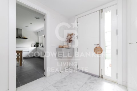 Kolmio myytävänä Boadilla del Monte, Madrid, Espanja, 6 makuuhuonetta, 328 m2 No. 157684 - kuva 3