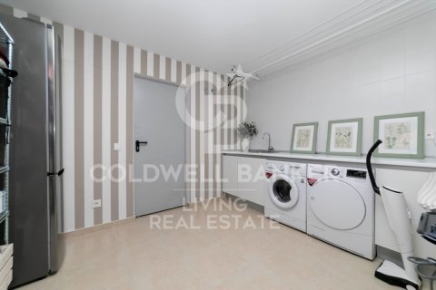 Kolmio myytävänä Boadilla del Monte, Madrid, Espanja, 6 makuuhuonetta, 328 m2 No. 157684 - kuva 14