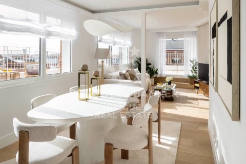 Продажа квартиры в Мадрид, Испания 2 спальни, 191м2 №157686 - фото 12