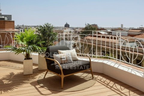 Продажа квартиры в Мадрид, Испания 2 спальни, 191м2 №157686 - фото 5