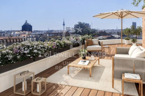 Apartment à Madrid, Espagne 2 chambres, 191 m2 No. 157686