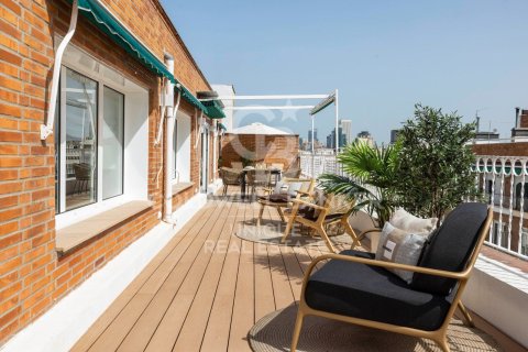 Продажа квартиры в Мадрид, Испания 2 спальни, 191м2 №157686 - фото 3
