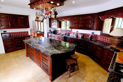 Продажа виллы в Фустера, Аликанте, Испания 4 спальни, 600м2 №165034 - фото 15