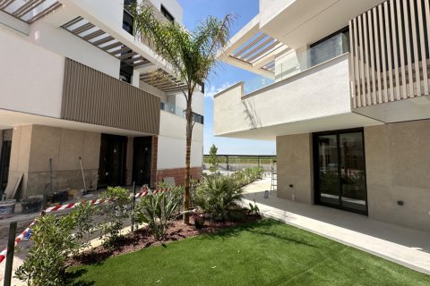 Продажа квартиры в Лос-Алькасарес, Мурсия, Испания 2 спальни, 88.08м2 №117015 - фото 1
