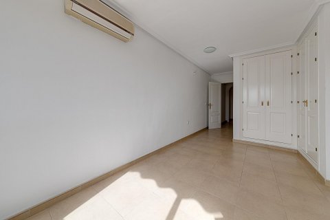 Apartment for sale Campoamor, Alicante, Spain 230 sq.m. No. 117019 - photo 24