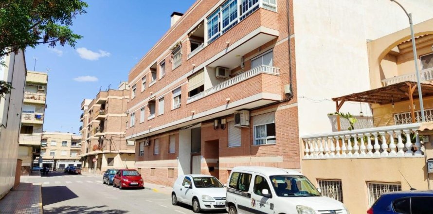 Apartment in Catral, Alicante, Spain 4 bedrooms, 117 sq.m. No. 183753