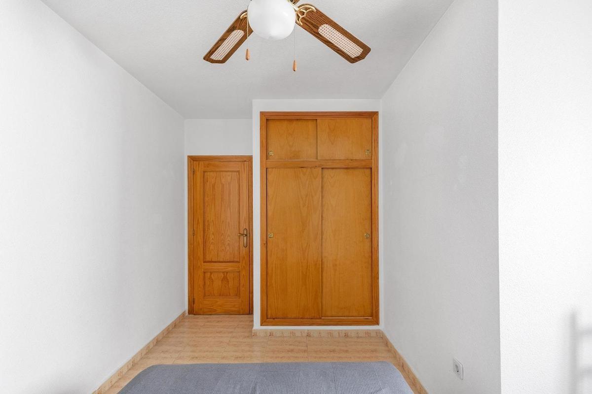 Apartamento en Guardamar del Segura, Alicante, España 2 dormitorios, 59 m2 No. 183749