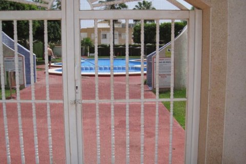 Townhouse zum Verkauf in Torrevieja, Alicante, Spanien 2 Schlafzimmer, Nr. 183751 - Foto 15