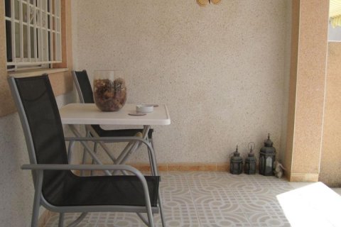 Townhouse zum Verkauf in Torrevieja, Alicante, Spanien 2 Schlafzimmer, Nr. 183751 - Foto 5