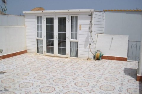 Townhouse zum Verkauf in Torrevieja, Alicante, Spanien 2 Schlafzimmer, Nr. 183751 - Foto 7