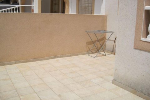 Townhouse zum Verkauf in Torrevieja, Alicante, Spanien 2 Schlafzimmer, Nr. 183751 - Foto 2