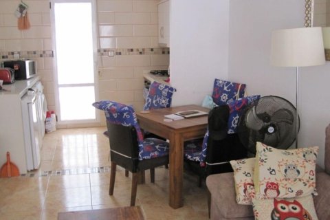 Townhouse zum Verkauf in Torrevieja, Alicante, Spanien 2 Schlafzimmer, Nr. 183751 - Foto 14