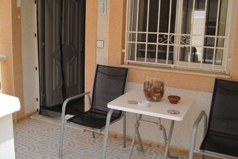 Townhouse zum Verkauf in Torrevieja, Alicante, Spanien 2 Schlafzimmer, Nr. 183751 - Foto 4