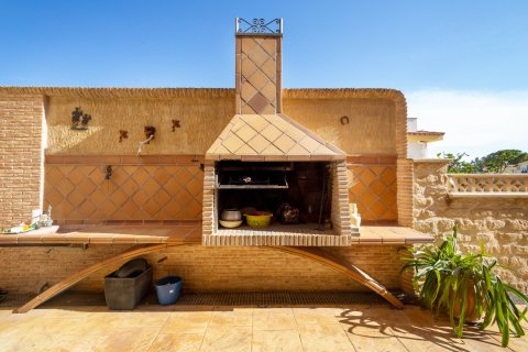 Villa à vendre à Alicante, Espagne, 4 chambres, 438 m2 No. 155067 - photo 12