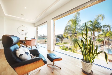 Villa à vendre à Alicante, Espagne, 4 chambres, 438 m2 No. 155067 - photo 24