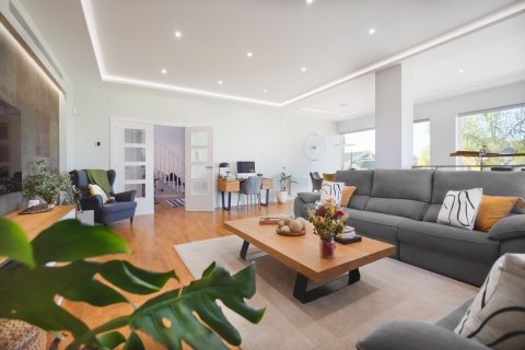 Villa à vendre à Alicante, Espagne, 4 chambres, 438 m2 No. 155067 - photo 19