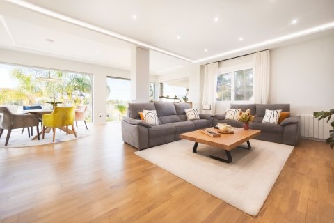 Villa à vendre à Alicante, Espagne, 4 chambres, 438 m2 No. 155067 - photo 17