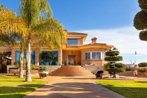 Villa in Alicante, Spain 4 bedrooms, 438 sq.m. No. 155067