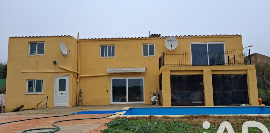 House à Riba-roja d'Ebre, Tarragona, Espagne 4 chambres, 239 m2 No. 152391