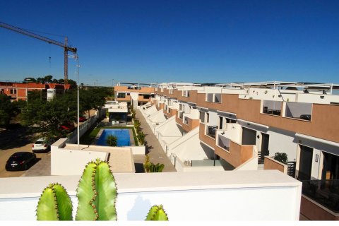 Bungalow for sale in Pilar de la Horadada, Alicante, Spain 3 bedrooms, 79 sq.m. No. 195368 - photo 14