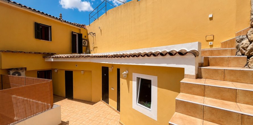 Villa in Andratx, Mallorca, Spain 4 bedrooms, 200 sq.m. No. 195369
