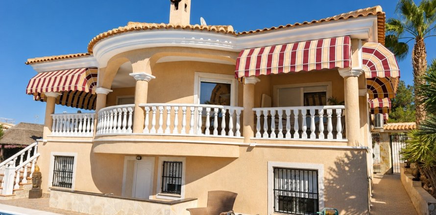 Villa à Rojales, Alicante, Espagne 4 chambres, 175 m2 No. 193391