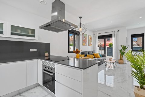 Villa pārdošanā Torrevieja, Alicante, Spānijā 3 istabas, 105 m2 Nr. 189283 - attēls 8