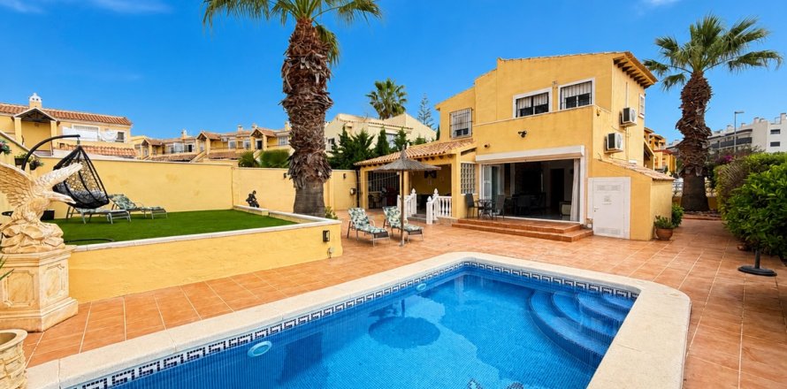 Villa i Villamartin, Alicante, Spanien 4 sovrum, 110 kvm. Nr. 189287
