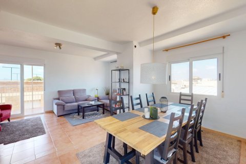 Lägenhet till salu Los Alcazares, Murcia, Spanien 3 sovrum, 115 kvm. Nr. 137759 - foto 10