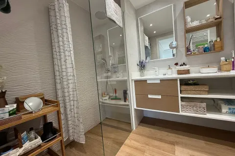 Huoneisto myytävänä Barcelona, Espanja, 3 makuuhuonetta, No. 141129 - kuva 25