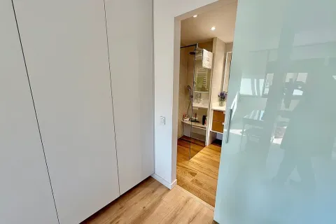 Huoneisto myytävänä Barcelona, Espanja, 3 makuuhuonetta, No. 141129 - kuva 20