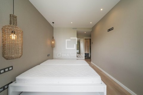 Apartment à vendre à Barcelona, Espagne, 4 chambres, 121 m2 No. 150662 - photo 16