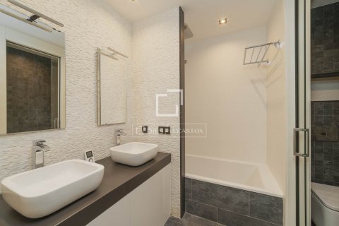 Apartment à vendre à Barcelona, Espagne, 4 chambres, 121 m2 No. 150662 - photo 19