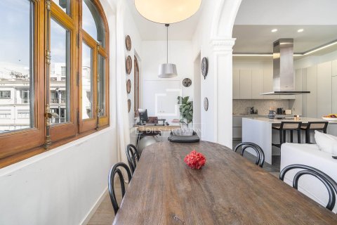 Apartment for sale in Barcelona, Spain 2 bedrooms, 94 sq.m. No. 150661 - photo 22