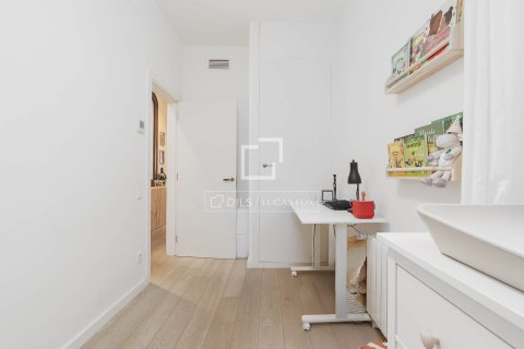 Apartment for sale in Barcelona, Spain 2 bedrooms, 94 sq.m. No. 150661 - photo 16