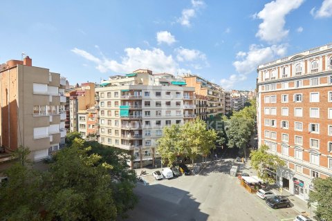 Продажа квартиры в Барселона, Испания 2 спальни, 86м2 №157650 - фото 25