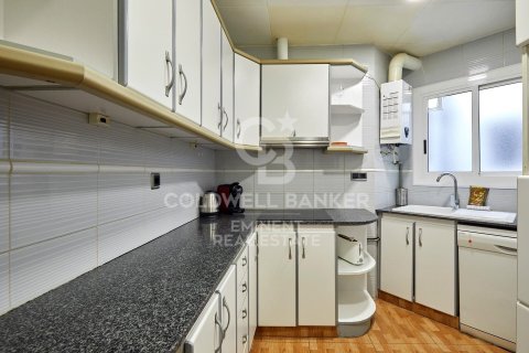 Продажа квартиры в Барселона, Испания 2 спальни, 86м2 №157650 - фото 10