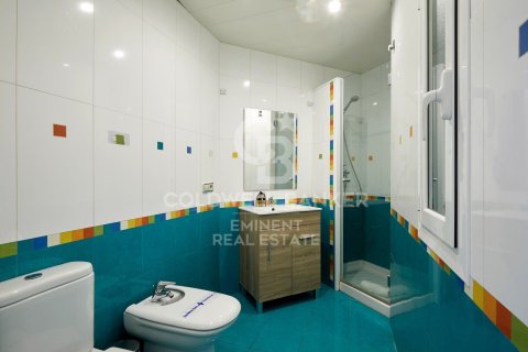 Продажа квартиры в Барселона, Испания 2 спальни, 86м2 №157650 - фото 17