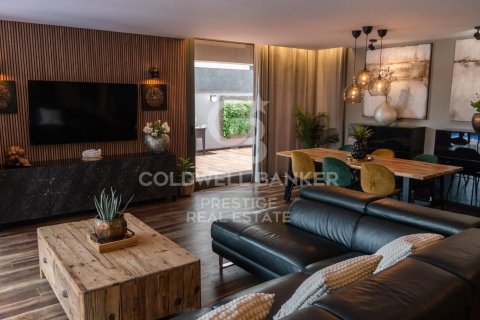 Сasa en venta en Castelldefels, Barcelona, España 5 dormitorios, 430 m2 No. 157648 - foto 6