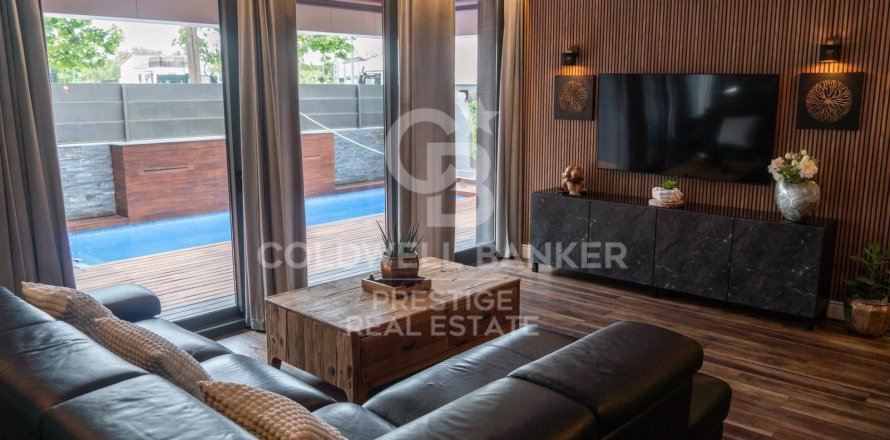 Сasa en Castelldefels, Barcelona, España 5 dormitorios, 430 m2 No. 157648