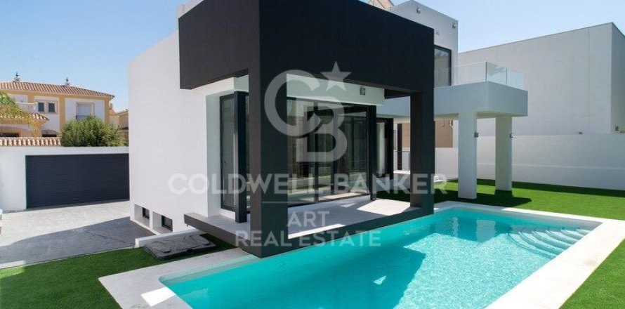 Villa i Estepona, Malaga, Spanien 3 sovrum, 159 kvm. Nr. 157653