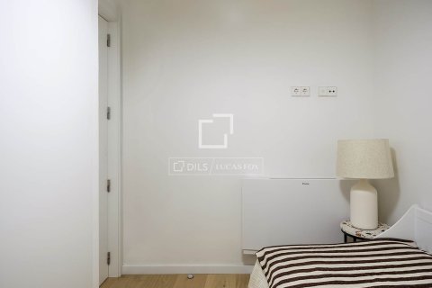 Lägenhet till salu i Barcelona, Spanien 2 sovrum, 96 kvm. Nr. 150913 - foto 16
