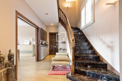 Villa for sale in Valldoreix, Barcelona, Spain 8 bedrooms, 570 sq.m. No. 150910 - photo 11